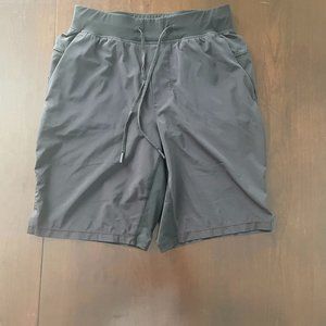 Like New Lululemon License to Train Lined Short 7" Size Small Black
